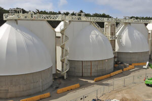 Cover the sewage tank